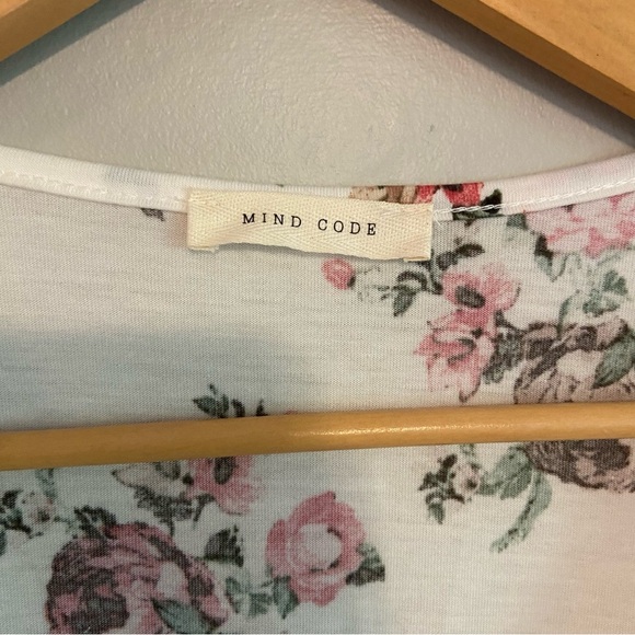 Mind Code Cream and Red Wrap cropped Ruffled Blouse - Picture 2 of 5